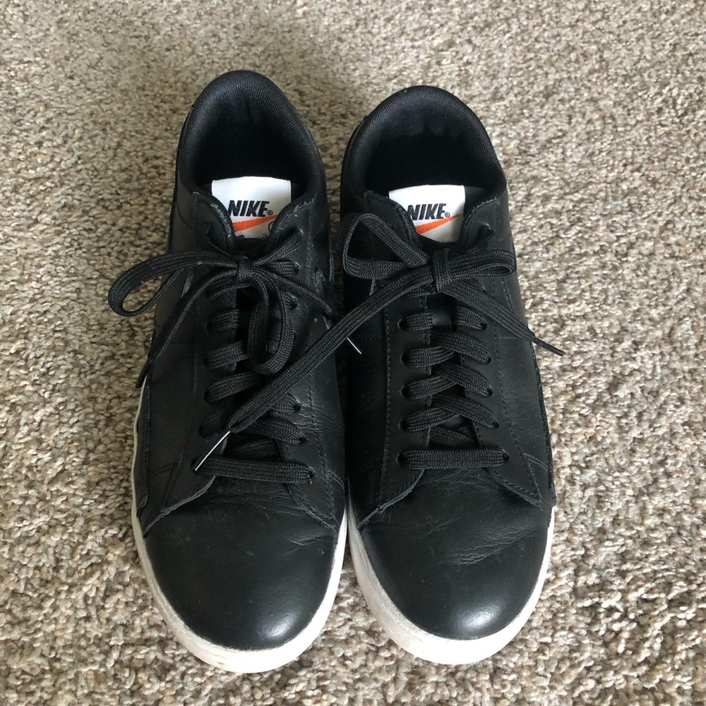 Nike Women’s Blazer Low Le sneaker size 9.5 - Picture 5 of 5